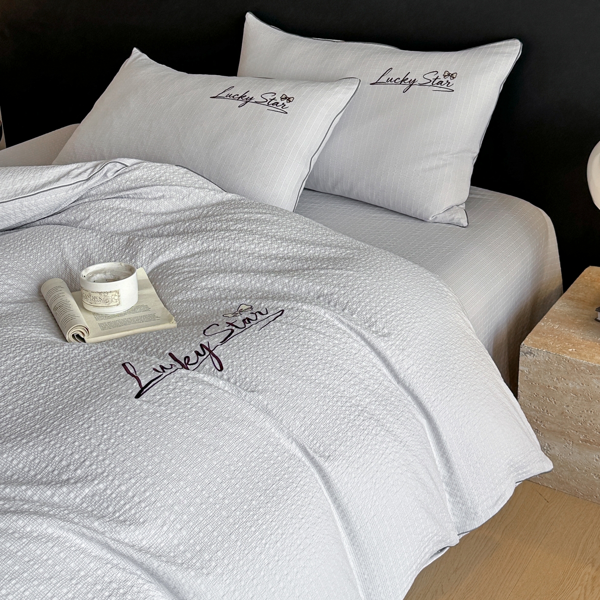 91家纺网 家纺一手货源 找家纺 利欧 2026新款水洗棉四件套提花四件套刺绣四件套-幸运 幸运灰