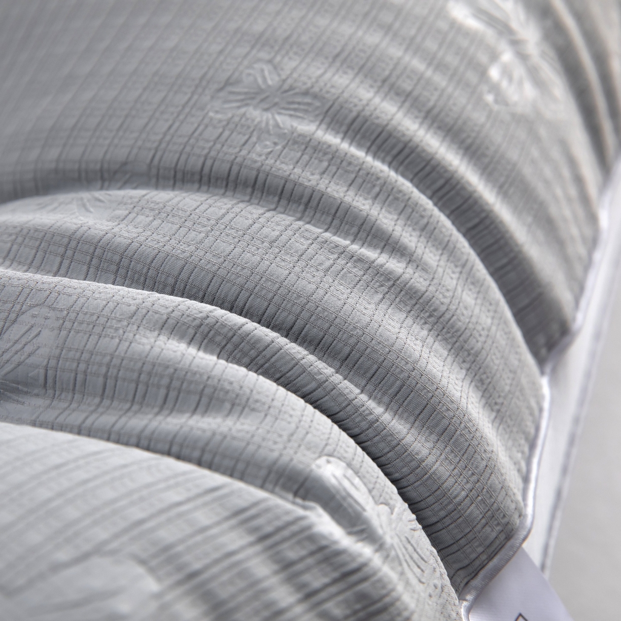 91家纺网 家纺一手货源 找家纺 九州枕芯 2026新款轻蝶肌理热熔枕枕头枕芯 灰色