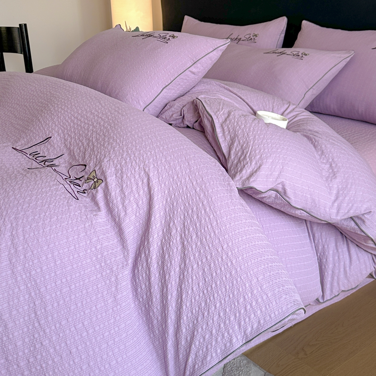 91家纺网 家纺一手货源 找家纺 利欧 2026新款水洗棉四件套提花四件套刺绣四件套-幸运 幸运紫