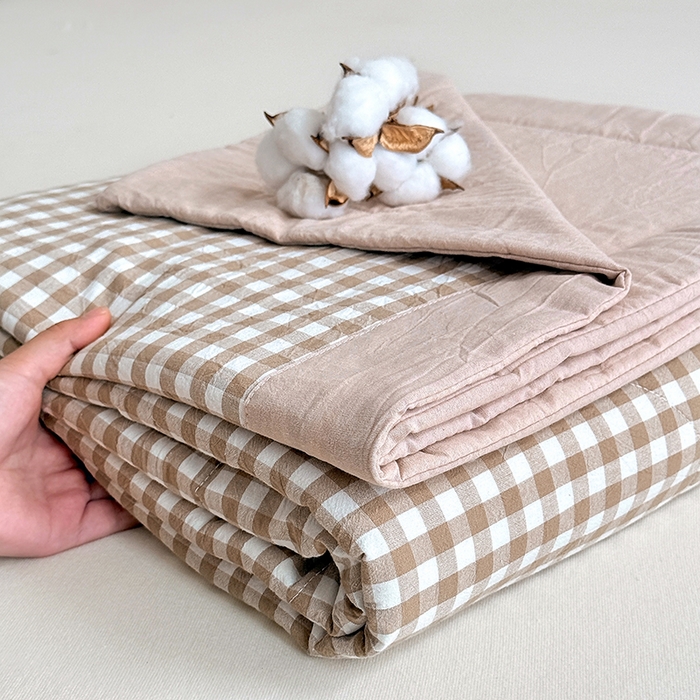 91家纺网 家纺一手货源 找家纺 家贝爱 2026新款全棉色织新疆棉花夏被夏凉被空调被 小咖格