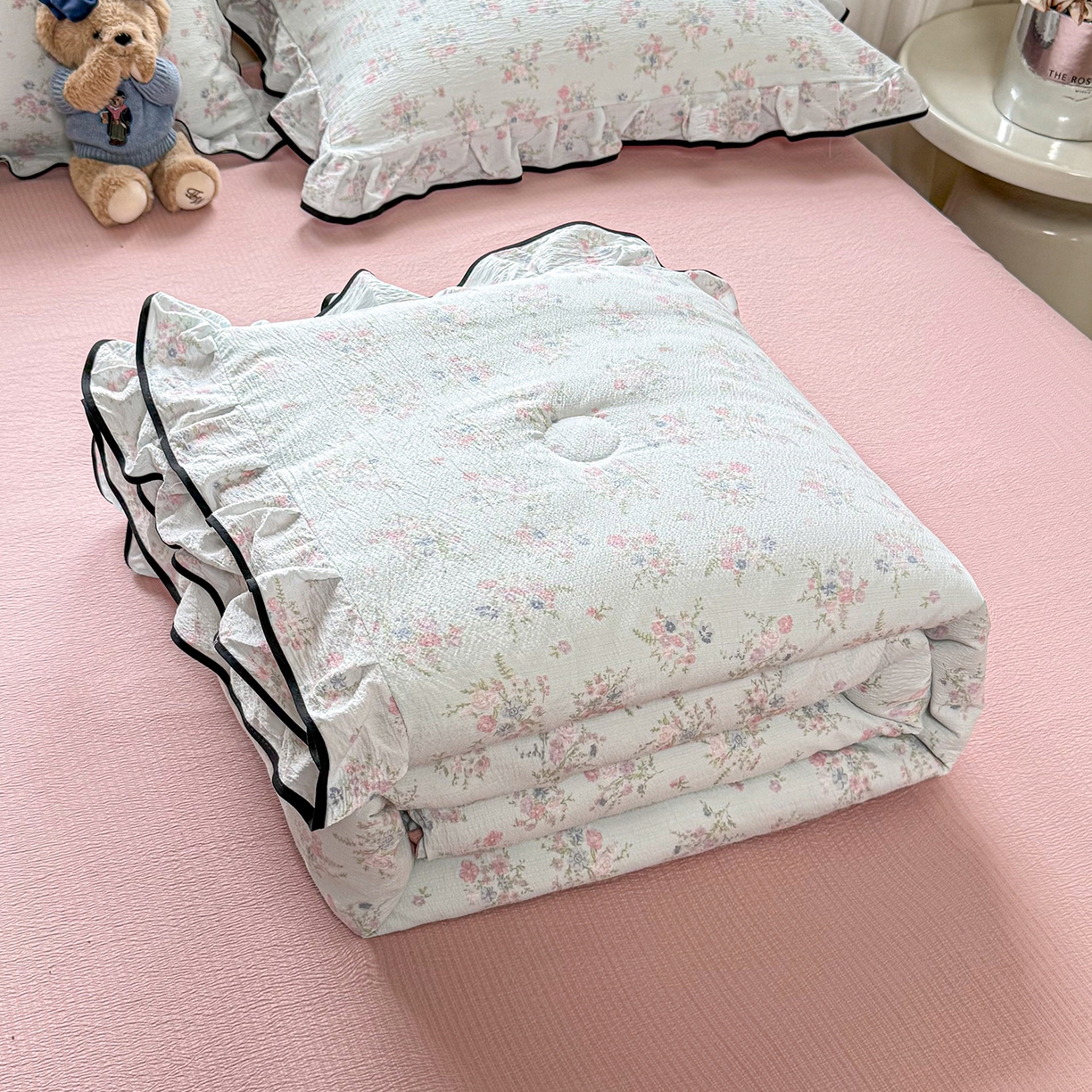 91家纺网 家纺一手货源 找家纺 梦纤绒 2026新款法式全棉花边夏被夏凉被空调被四件套 花间语