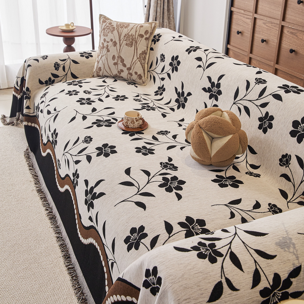 91家纺网 家纺一手货源 找家纺 逐日沙发套 2026新款加厚雪尼尔-沙发巾 黑影繁花