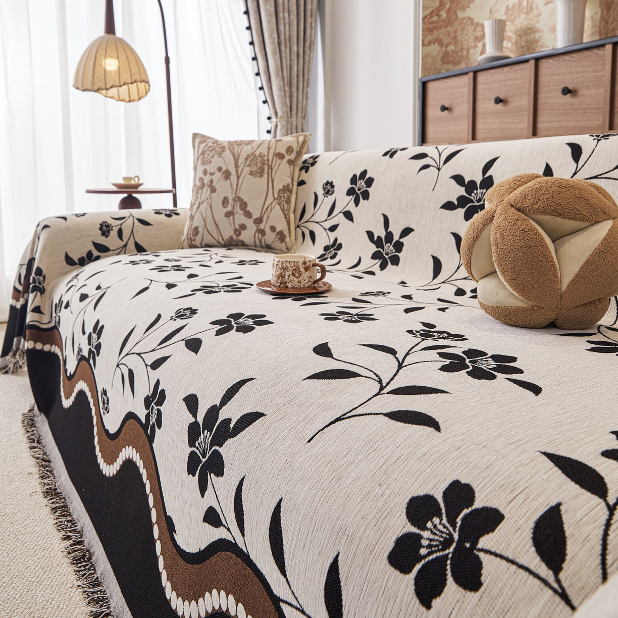 91家纺网 家纺一手货源 找家纺 逐日沙发套 2026新款加厚雪尼尔-沙发巾 黑影繁花