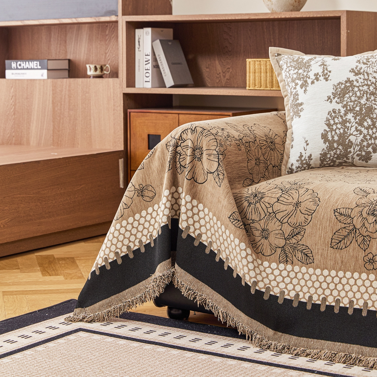 91家纺网 家纺一手货源 找家纺 逐日沙发套 2026新款加厚雪尼尔-沙发巾 焦糖花影