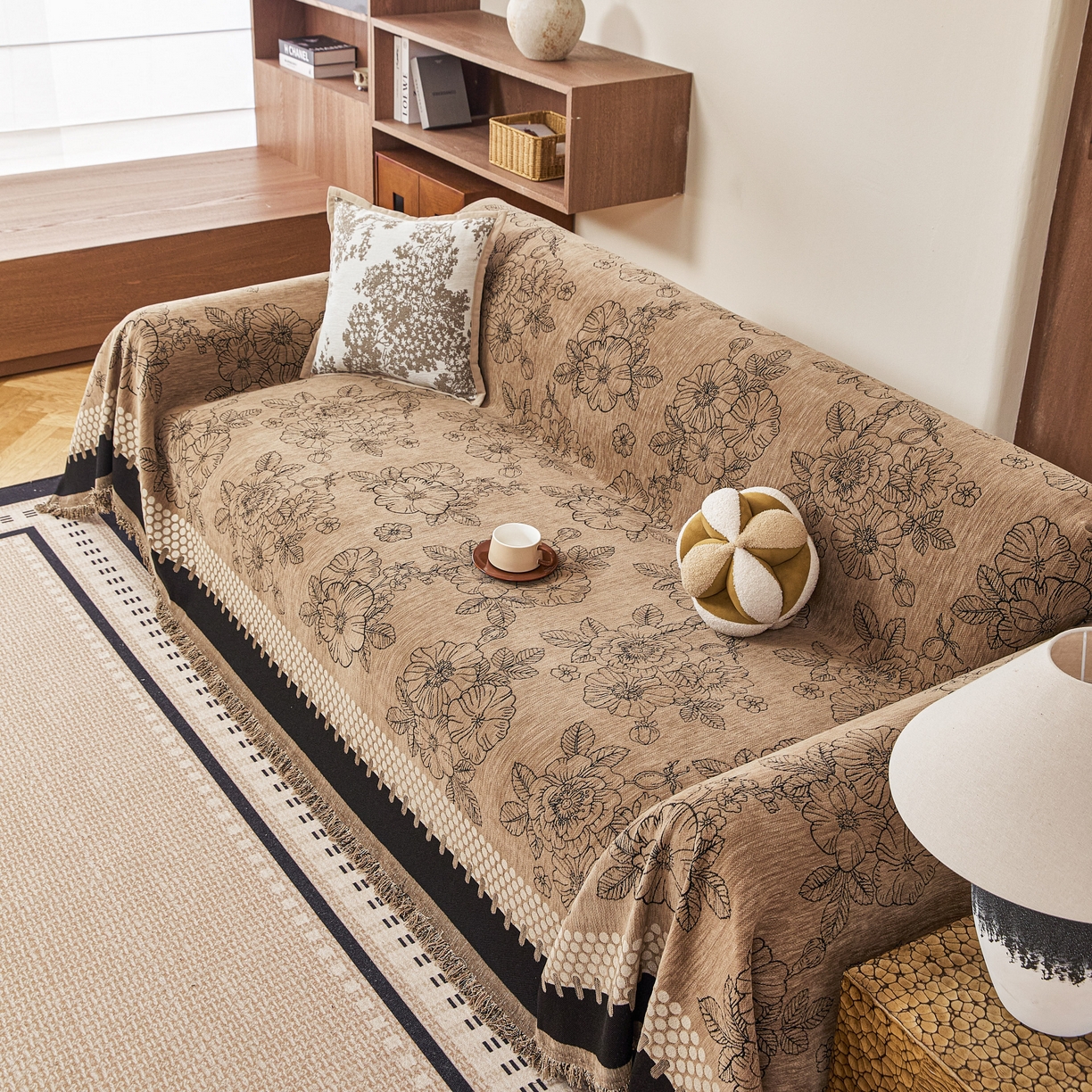 91家纺网 家纺一手货源 找家纺 逐日沙发套 2026新款加厚雪尼尔-沙发巾 焦糖花影