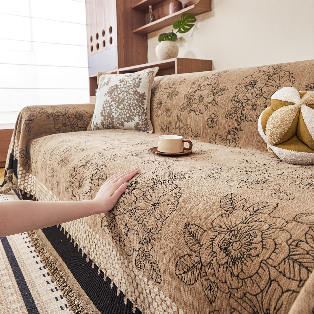 91家纺网 家纺一手货源 找家纺 逐日沙发套 2026新款加厚雪尼尔-沙发巾 焦糖花影