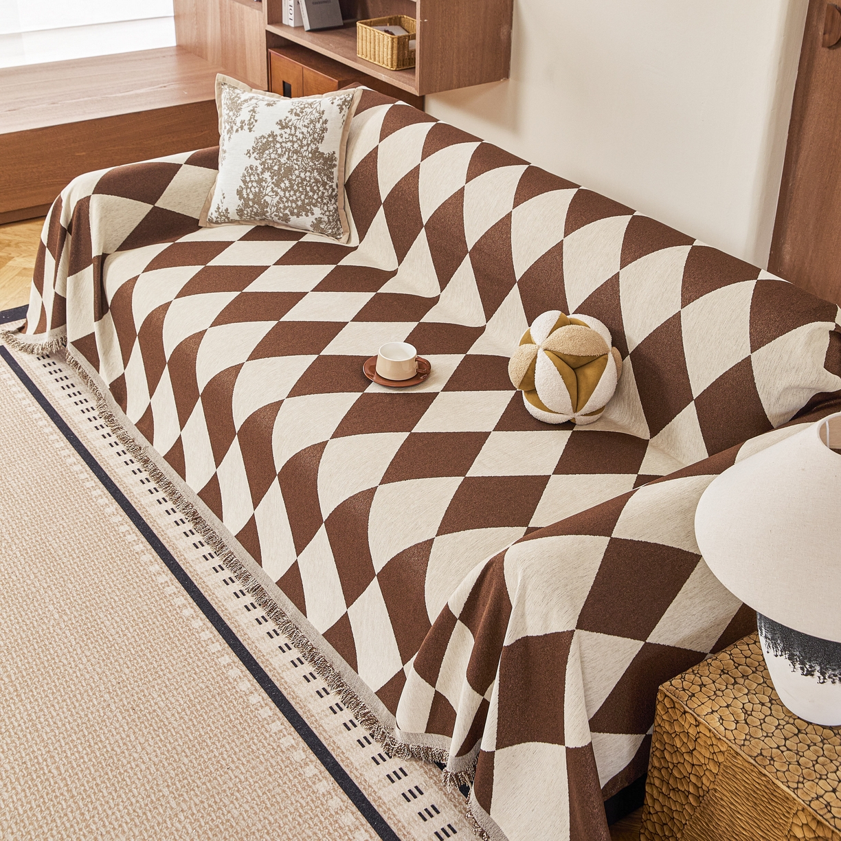 91家纺网 家纺一手货源 找家纺 逐日沙发套 2026新款加厚雪尼尔-沙发巾 摩卡棋盘