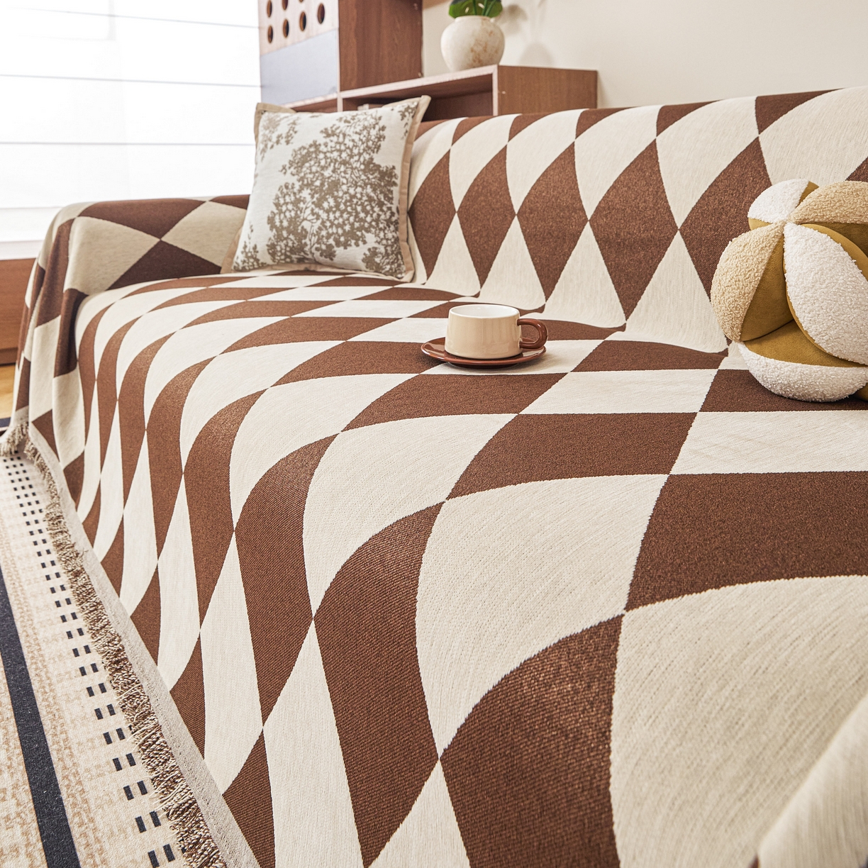 91家纺网 家纺一手货源 找家纺 逐日沙发套 2026新款加厚雪尼尔-沙发巾 摩卡棋盘