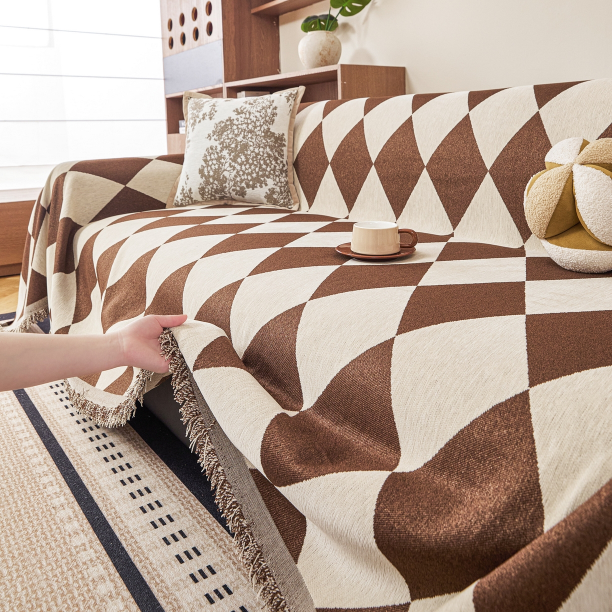 91家纺网 家纺一手货源 找家纺 逐日沙发套 2026新款加厚雪尼尔-沙发巾 摩卡棋盘