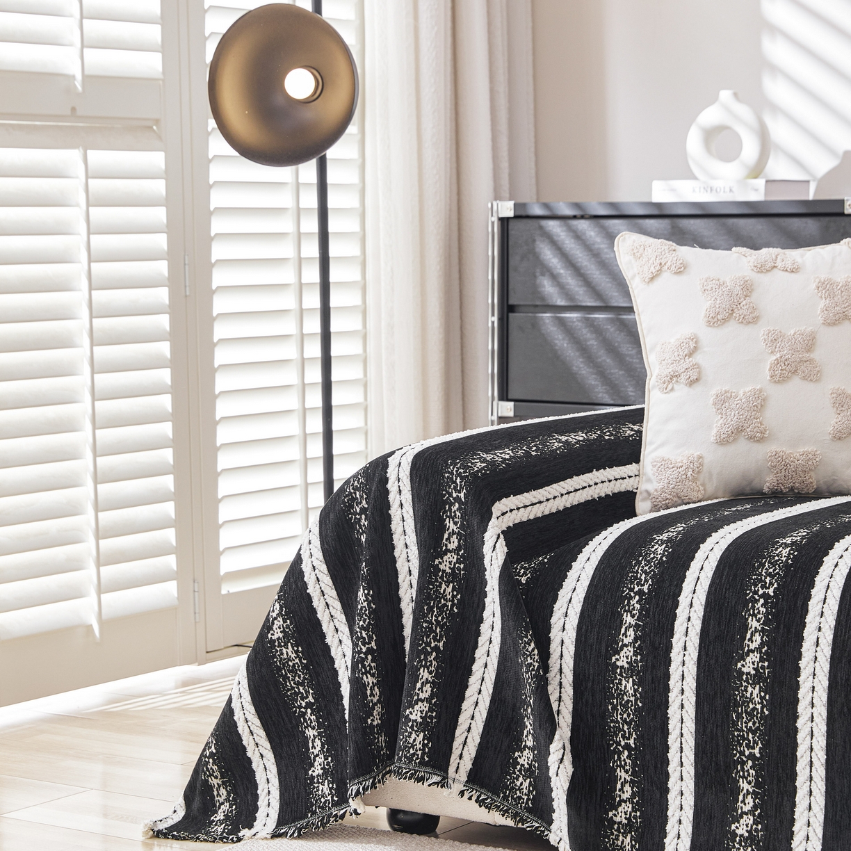 91家纺网 家纺一手货源 找家纺 逐日沙发套 2026新款加厚雪尼尔-沙发巾 织序流年-黑