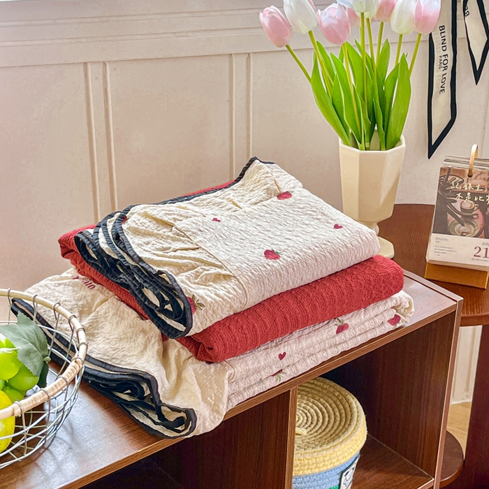 利禾家纺 2026春夏新款泡芙纱法式花边四件套 草莓