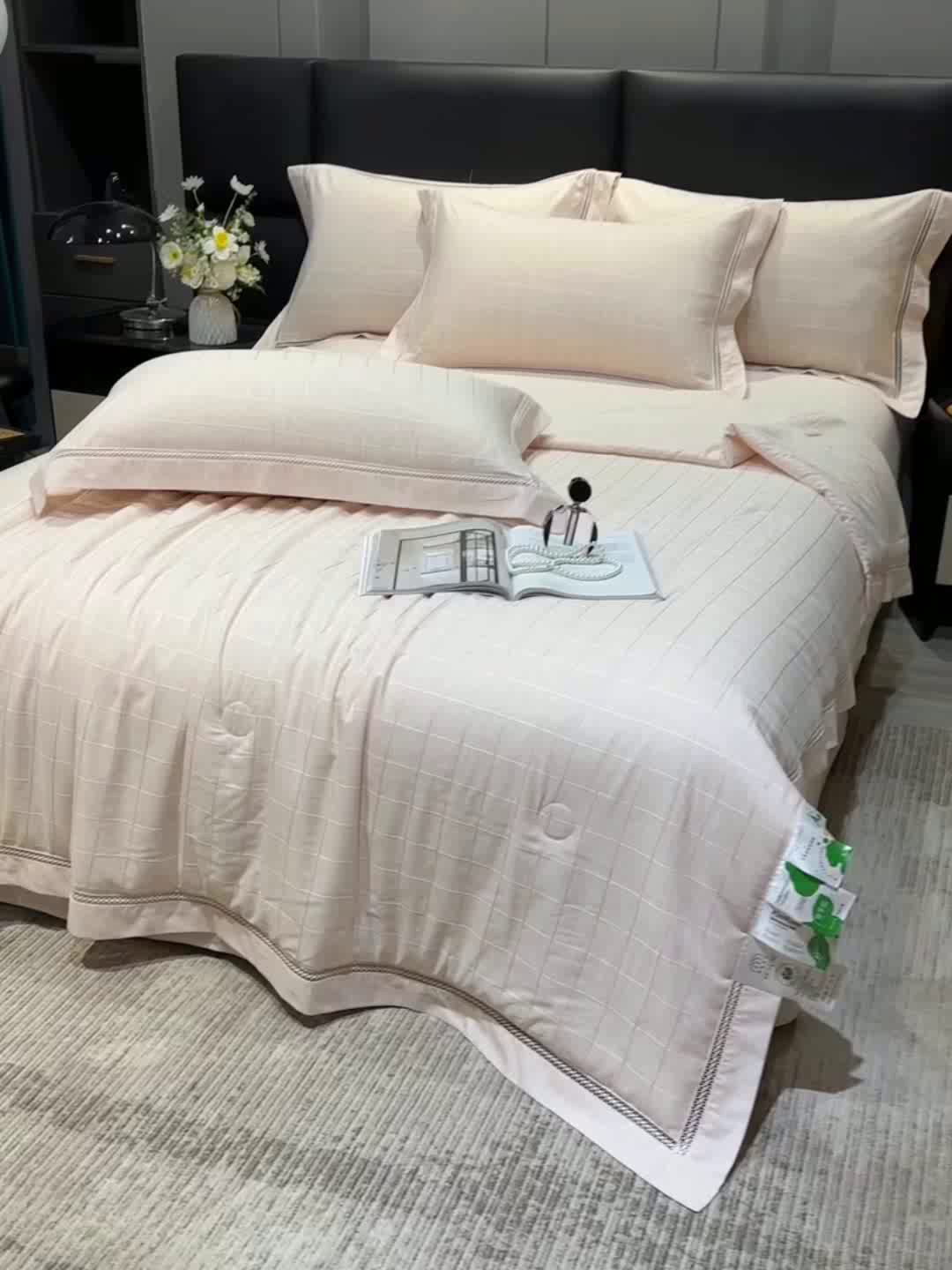 91家纺网 家纺一手货源 找家纺 欧夏 2026新款莱赛尔亚麻天丝麻方格提花镂空夏被空调被夏凉被夏季薄被子直播供货外贸（独立手提袋包装） 美玉粉