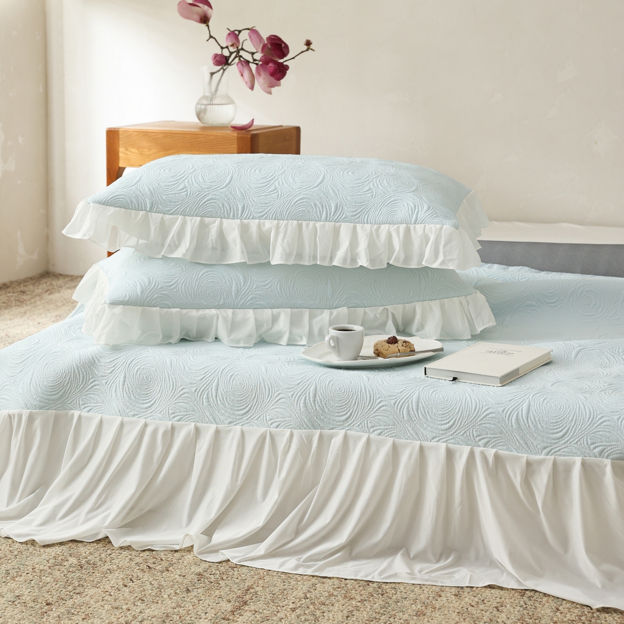 91家纺网 家纺一手货源 找家纺 三味舒屋 2026新款PE凉感冰豆豆床裙款三件套-夏梦玫瑰 夏梦蓝