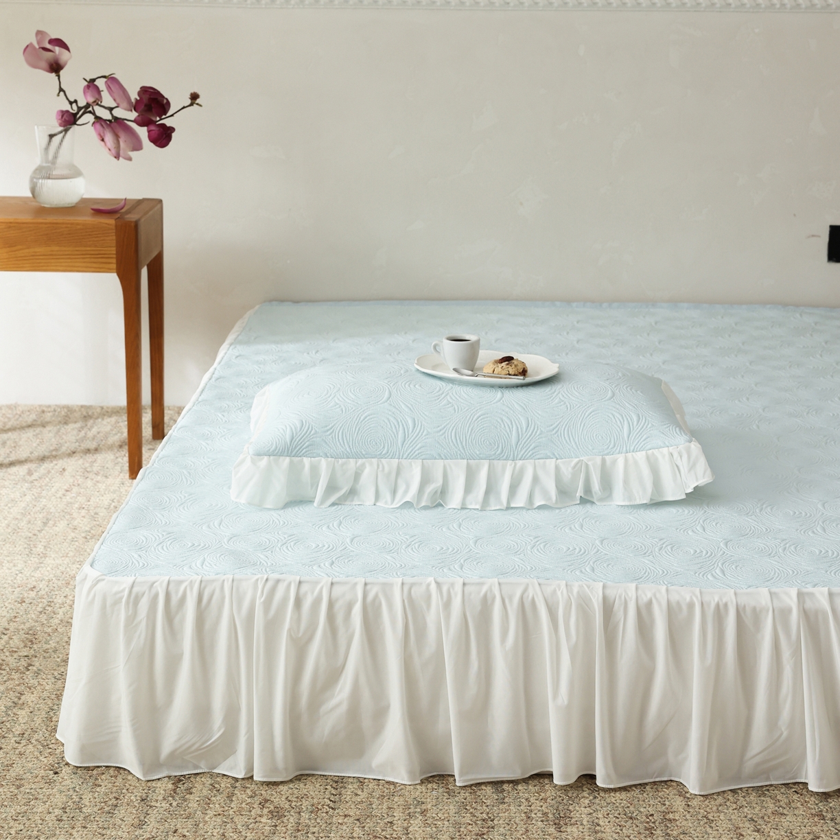 91家纺网 家纺一手货源 找家纺 三味舒屋 2026新款PE凉感冰豆豆床裙款三件套-夏梦玫瑰 夏梦蓝