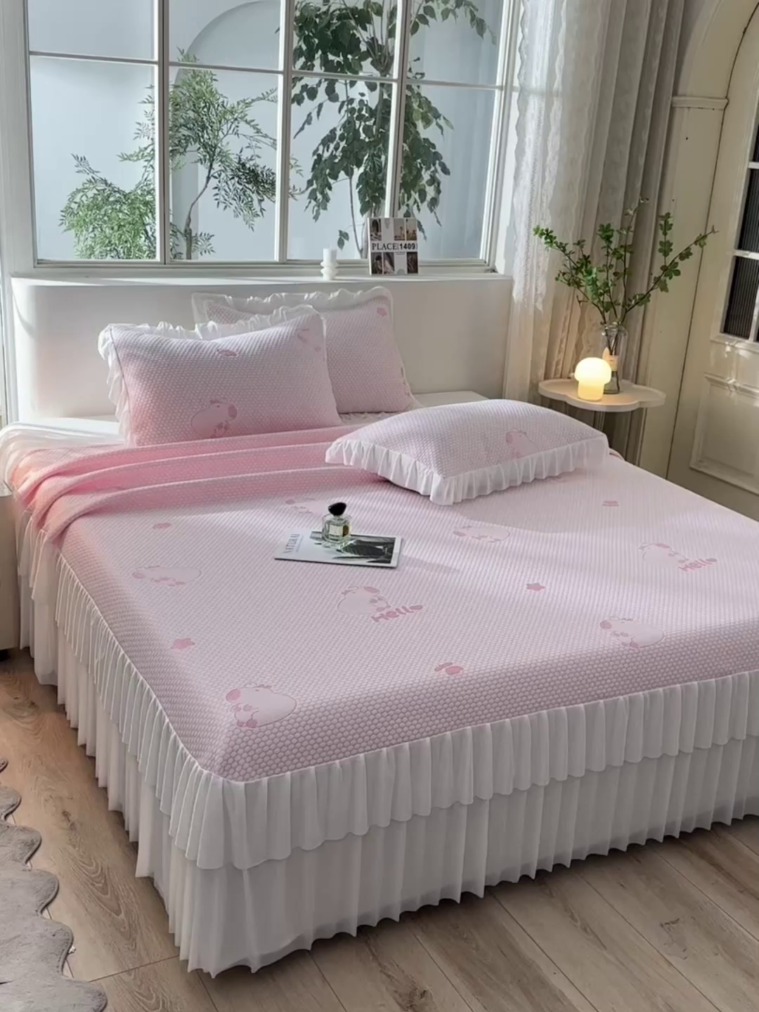 91家纺网 家纺一手货源 找家纺 （总）梦之星 2026春夏新款400克A类提花冰豆豆凉感床裙款凉席三件套席子空调软席 