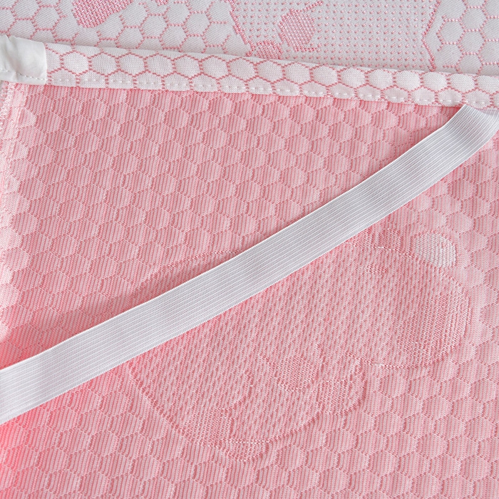 91家纺网 家纺一手货源 找家纺 梦之星 2026春夏新款400克A类提花冰豆豆凉感床裙款凉席三件套席子空调软席  卡比巴拉-粉