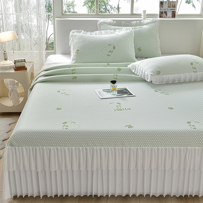 91家纺网 家纺一手货源 找家纺 梦之星 2026春夏新款400克A类提花冰豆豆凉感床裙款凉席三件套席子空调软席  卡比巴拉-绿