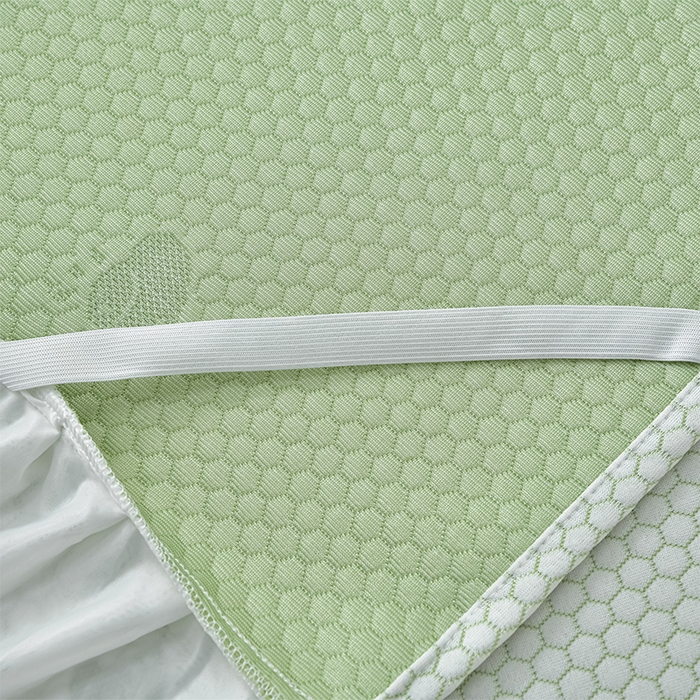 91家纺网 家纺一手货源 找家纺 梦之星 2026春夏新款400克A类提花冰豆豆凉感床裙款凉席三件套席子空调软席  卡比巴拉-绿