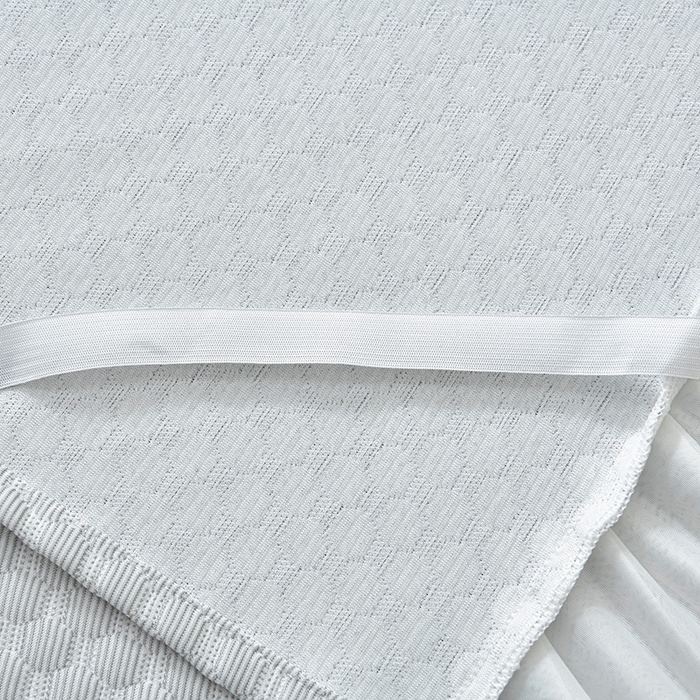 91家纺网 家纺一手货源 找家纺 梦之星 2026春夏新款400克A类提花冰豆豆凉感床裙款凉席三件套席子空调软席  灰色