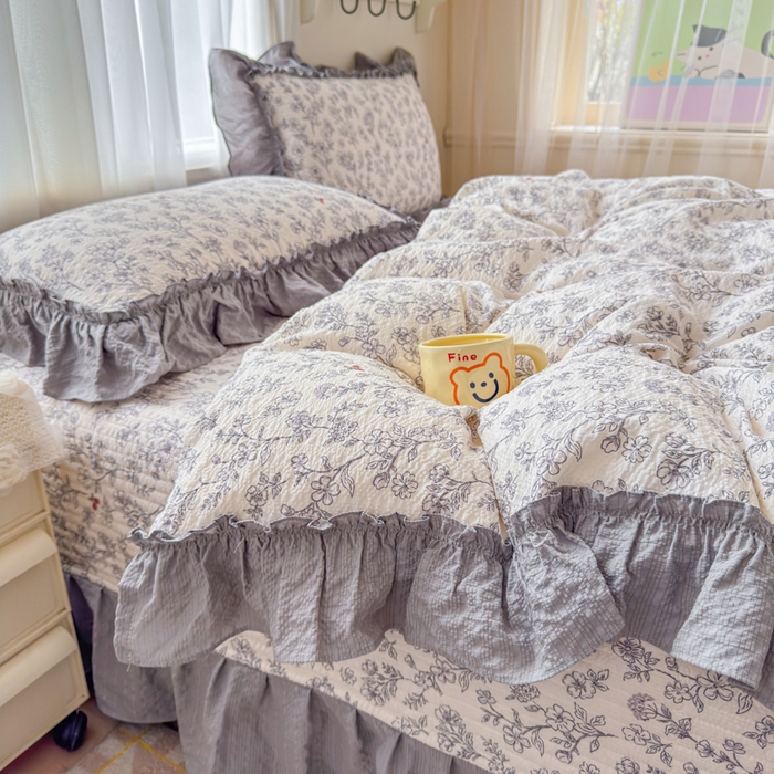 91家纺网 家纺一手货源 找家纺 仟网汇 2026新款法式花边泡芙纱双层纱床单床盖夏被夏凉被空调被四件套密拷花边款 灰调花园