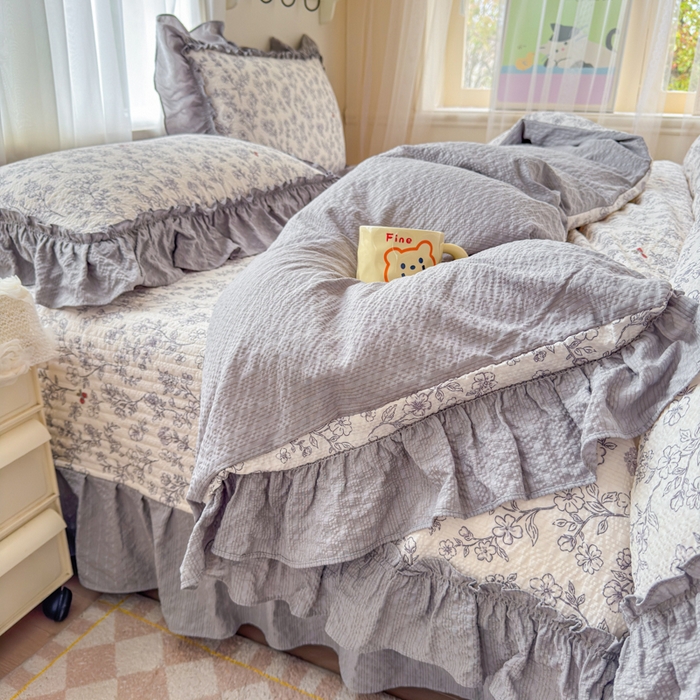 91家纺网 家纺一手货源 找家纺 仟网汇 2026新款法式花边泡芙纱双层纱床单床盖夏被夏凉被空调被四件套密拷花边款 灰调花园