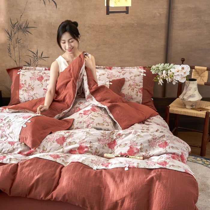 91家纺网 家纺一手货源 找家纺 （总）春皖家纺 2026新款全棉提花双层纱盘扣四件套-旗袍风系列