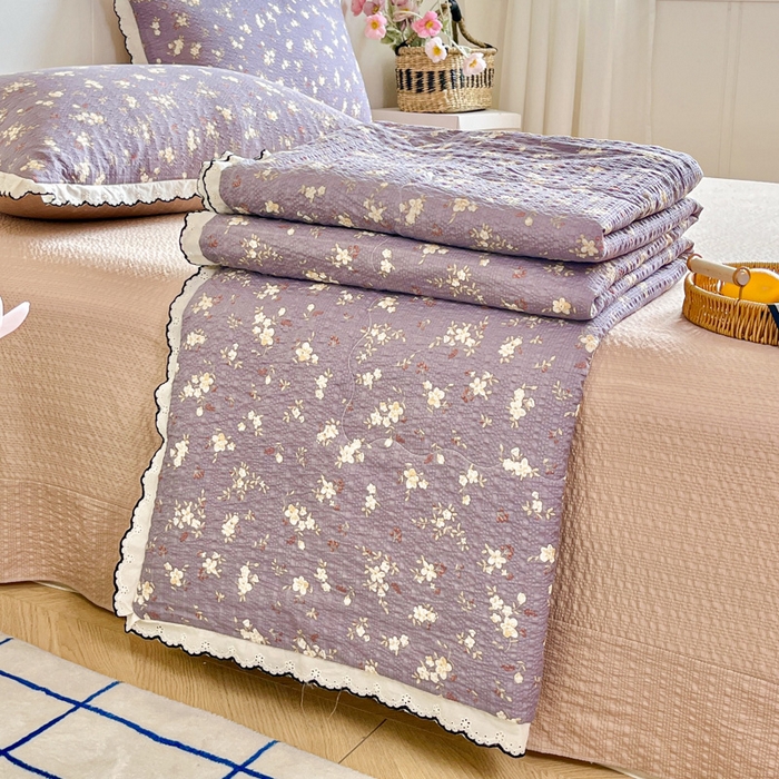 91家纺网 家纺一手货源 找家纺 （总）利禾 2026新款泡芙全棉小黑花边夏被四件套夏凉被空调被