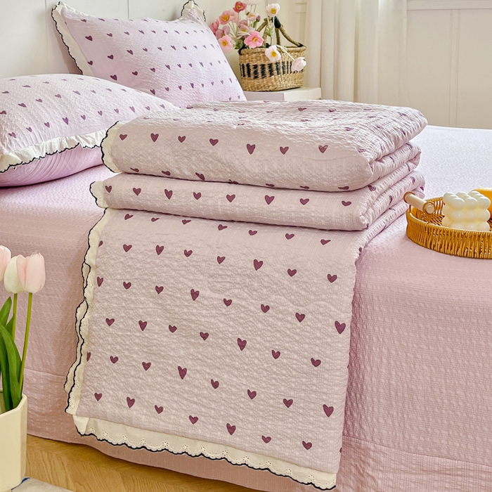 91家纺网 家纺一手货源 找家纺 （总）利禾 2026新款泡芙全棉小黑花边夏被四件套夏凉被空调被