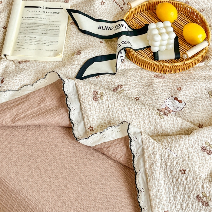 91家纺网 家纺一手货源 找家纺 （总）利禾 2026新款泡芙全棉小黑花边夏被四件套夏凉被空调被