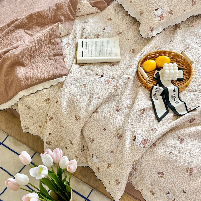 91家纺网 家纺一手货源 找家纺 （总）利禾 2026新款泡芙全棉小黑花边夏被四件套夏凉被空调被