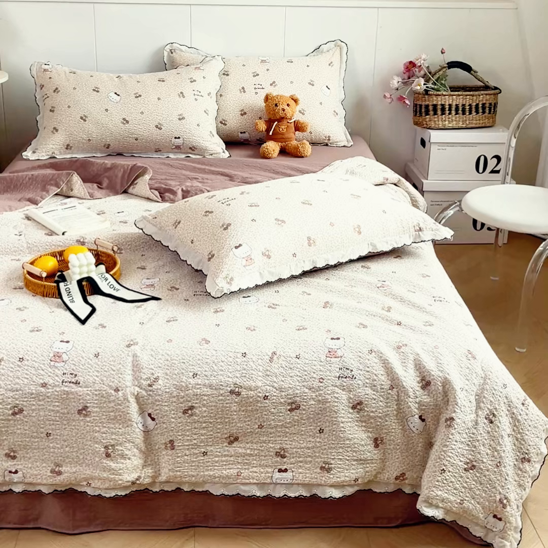 91家纺网 家纺一手货源 找家纺 （总）利禾 2026新款泡芙全棉小黑花边夏被四件套夏凉被空调被