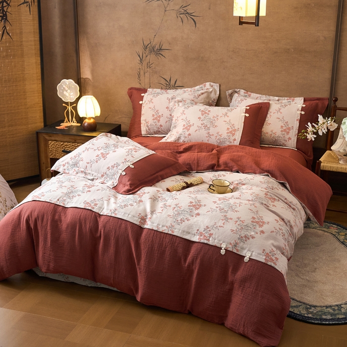 91家纺网 家纺一手货源 找家纺 春皖家纺 2026新款全棉提花双层纱盘扣四件套-旗袍风系列 红蕊