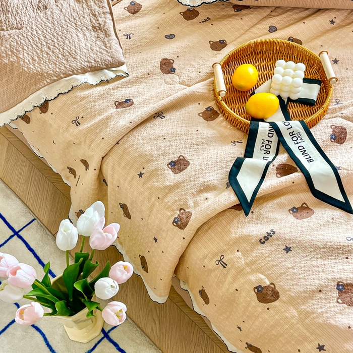 91家纺网 家纺一手货源 找家纺 利禾 2026新款泡芙全棉小黑花边夏被四件套夏凉被空调被 曲奇猫-花边款