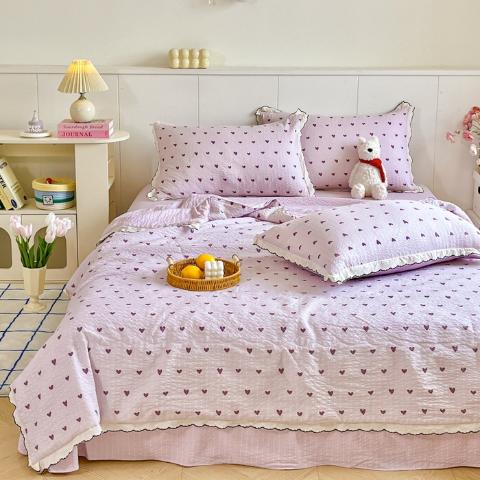 91家纺网 家纺一手货源 找家纺 利禾 2026新款泡芙全棉小黑花边夏被四件套夏凉被空调被 紫爱心-花边款