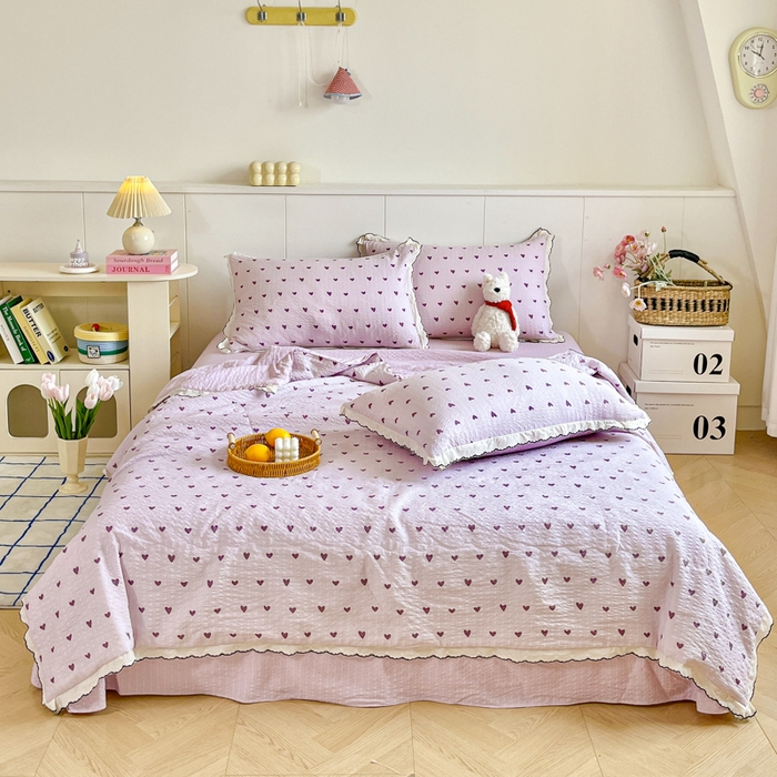 91家纺网 家纺一手货源 找家纺 利禾 2026新款泡芙全棉小黑花边夏被四件套夏凉被空调被 紫爱心-花边款
