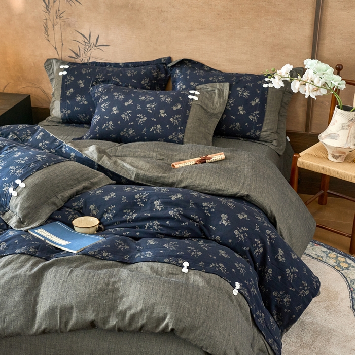 91家纺网 家纺一手货源 找家纺 春皖家纺 2026新款全棉提花双层纱盘扣四件套-旗袍风系列 梦里江南