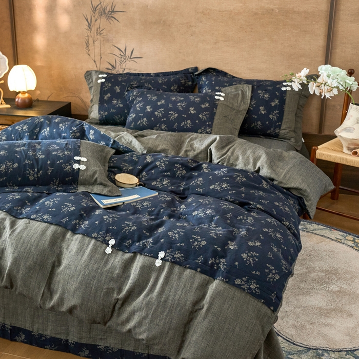 91家纺网 家纺一手货源 找家纺 春皖家纺 2026新款全棉提花双层纱盘扣四件套-旗袍风系列 梦里江南