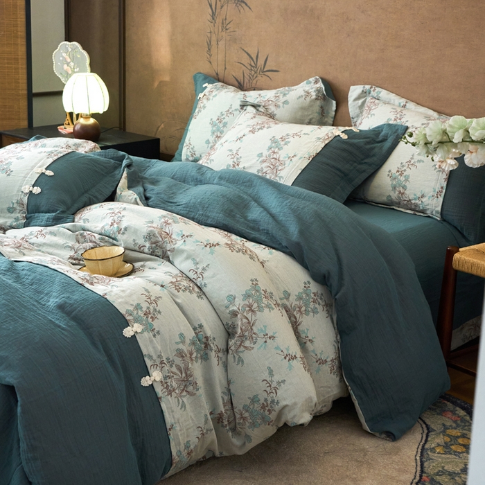 91家纺网 家纺一手货源 找家纺 春皖家纺 2026新款全棉提花双层纱盘扣四件套-旗袍风系列 南鸢