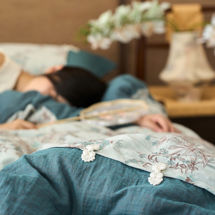 91家纺网 家纺一手货源 找家纺 春皖家纺 2026新款全棉提花双层纱盘扣四件套-旗袍风系列 南鸢