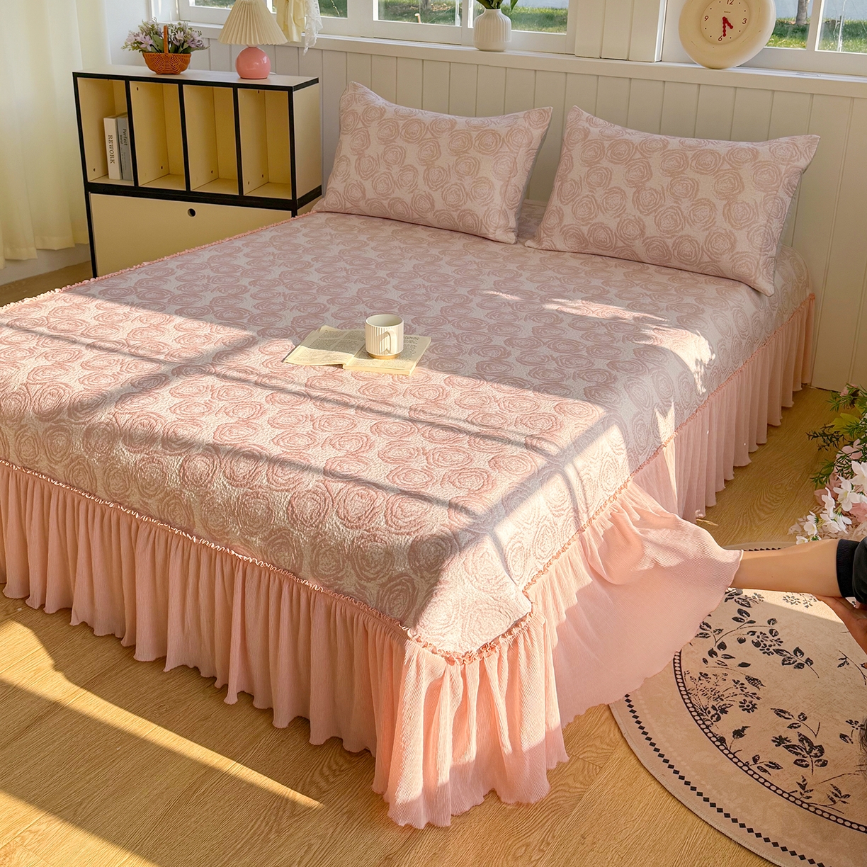 91家纺网 家纺一手货源 找家纺 （总）女子家纺 2026新款A类凉豆豆凉感提花床裙席-玫瑰物语系列