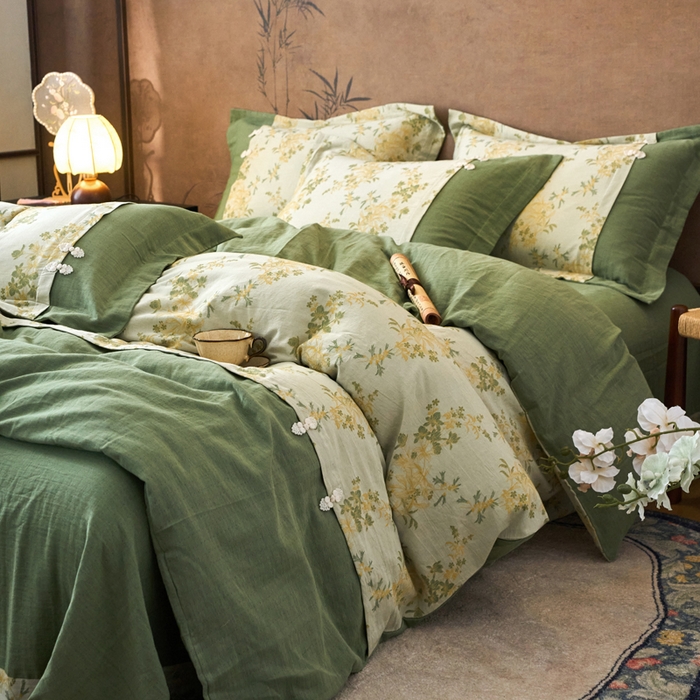 91家纺网 家纺一手货源 找家纺 春皖家纺 2026新款全棉提花双层纱盘扣四件套-旗袍风系列 青栀