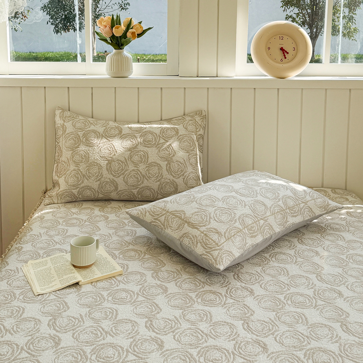 91家纺网 家纺一手货源 找家纺 女子家纺 2026新款A类凉豆豆凉感提花床裙席-玫瑰物语系列 玫瑰物语-香槟金