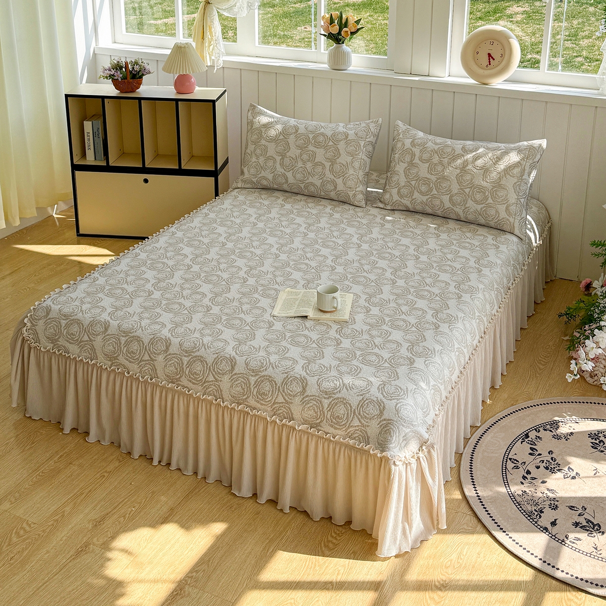 91家纺网 家纺一手货源 找家纺 女子家纺 2026新款A类凉豆豆凉感提花床裙席-玫瑰物语系列 玫瑰物语-香槟金