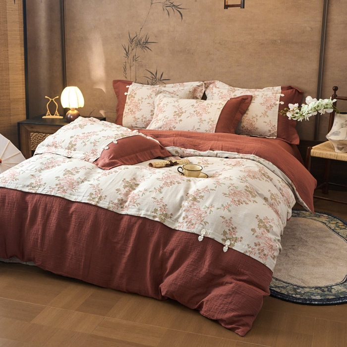 91家纺网 家纺一手货源 找家纺 春皖家纺 2026新款全棉提花双层纱盘扣四件套-旗袍风系列 玉茗