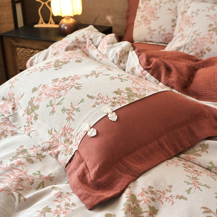 91家纺网 家纺一手货源 找家纺 春皖家纺 2026新款全棉提花双层纱盘扣四件套-旗袍风系列 玉茗