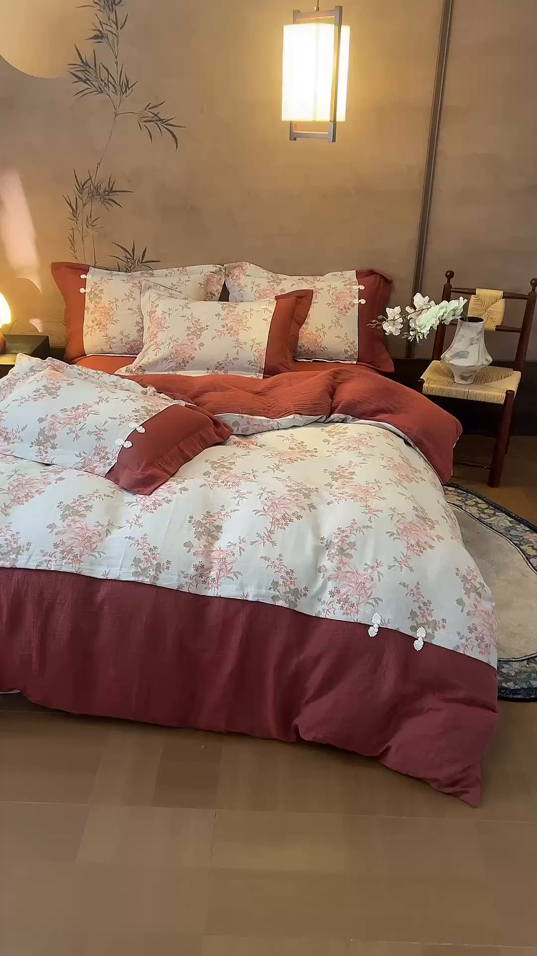 91家纺网 家纺一手货源 找家纺 春皖家纺 2026新款全棉提花双层纱盘扣四件套-旗袍风系列 玉茗