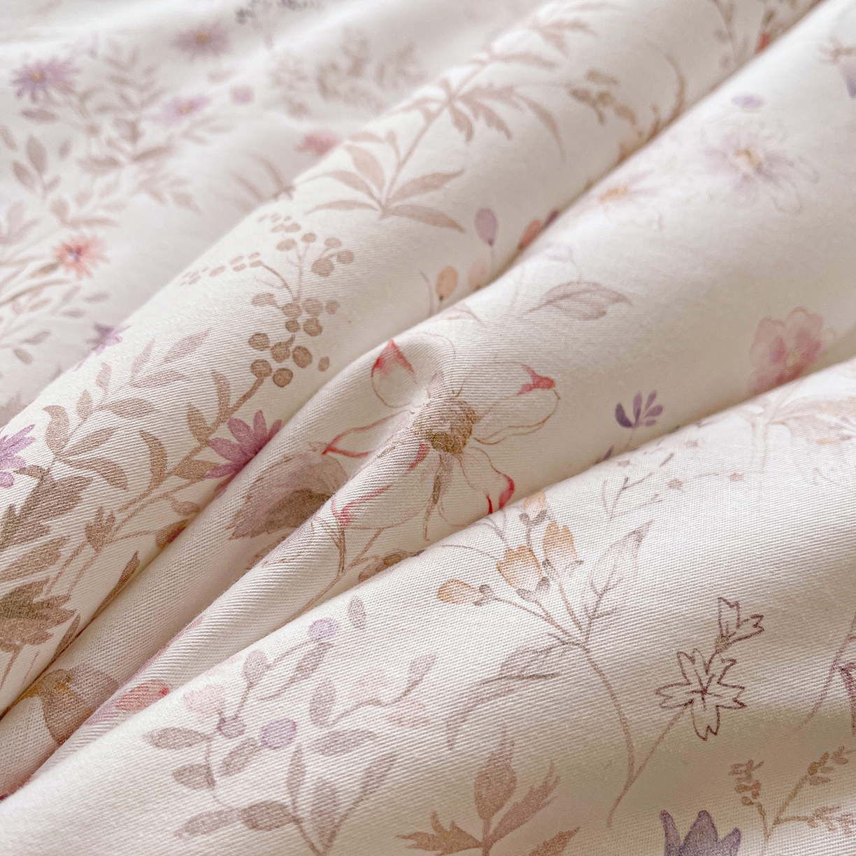 91家纺网 家纺一手货源 找家纺 宜凡家纺 2026新款全棉数码印花夏被床裙四件套③号系列 漫枝