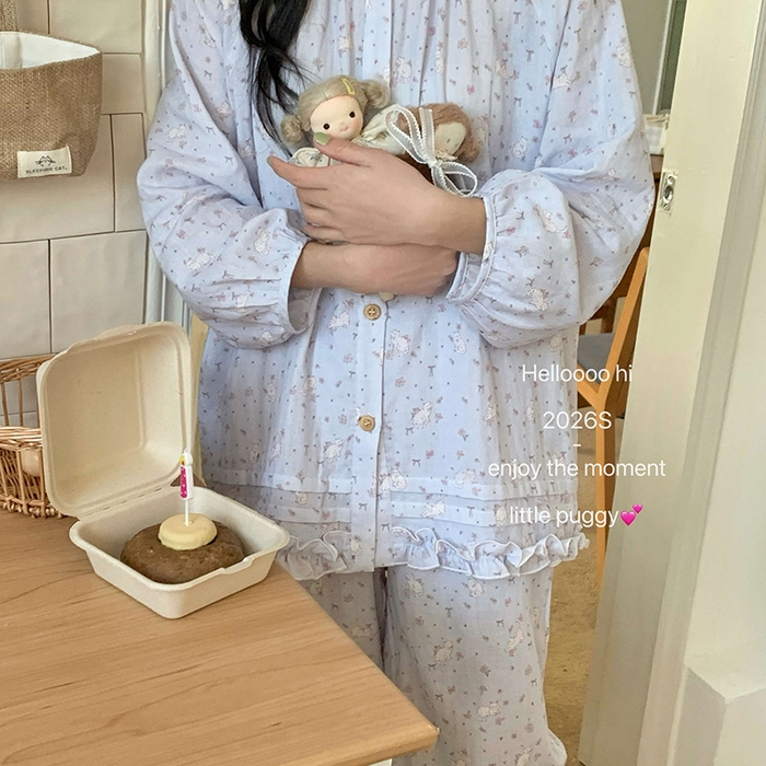 91家纺网 家纺一手货源 找家纺 妍景家居生活馆 2026新款木耳边纱布套装 蓝色波点小猫