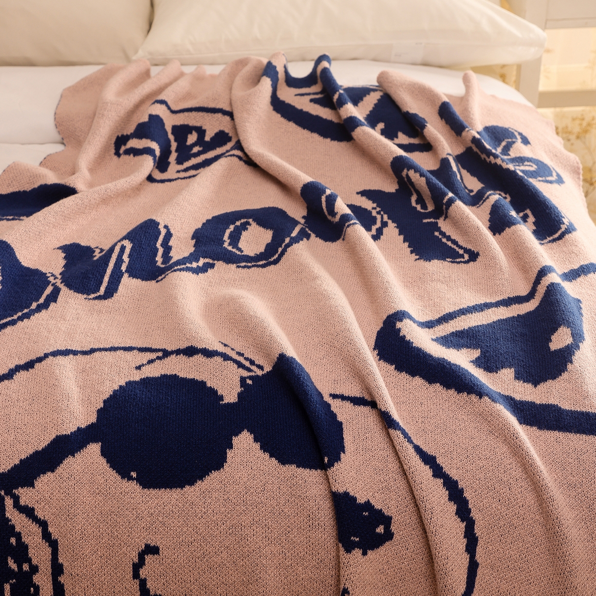 91家纺网 家纺一手货源 找家纺 （总）苏艺针织史努比SNOOPY正版授权独家针织毯儿童毯披肩多功能盖毯礼物终端控价