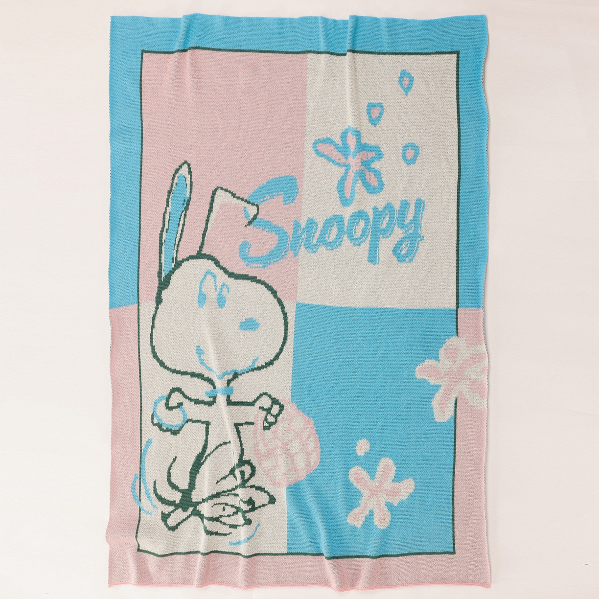 91家纺网 家纺一手货源 找家纺 苏艺针织史努比SNOOPY正版授权独家针织毯儿童毯披肩多功能盖毯礼物终端控价 史努比-野游趣事